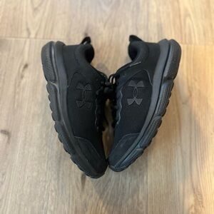 Under Armour Men's Comfy Black Athletic Sneakers